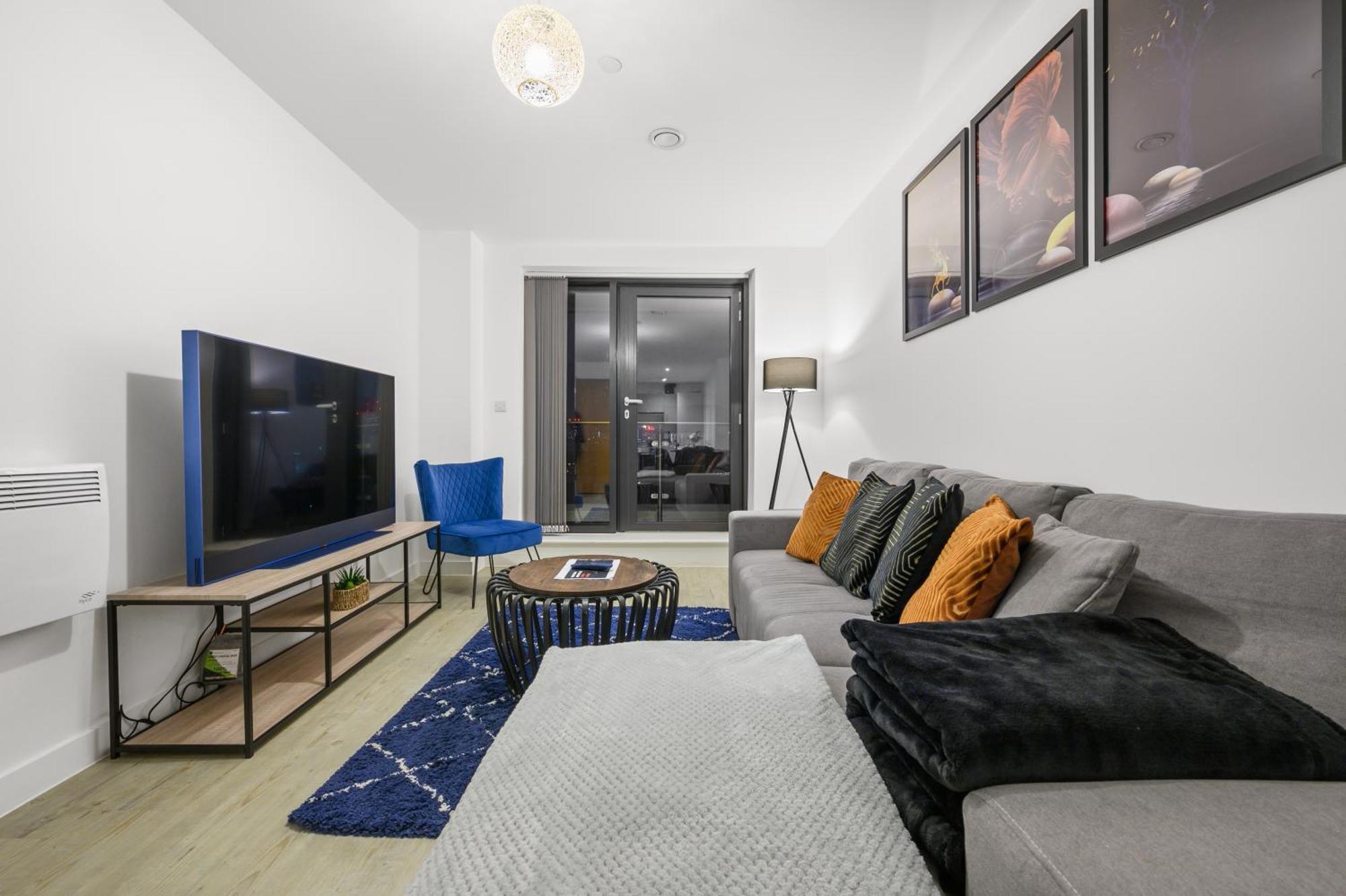 Apartment Stylish & Spacious Salford Quays One Bedroom High Floor With Balcony Manchester